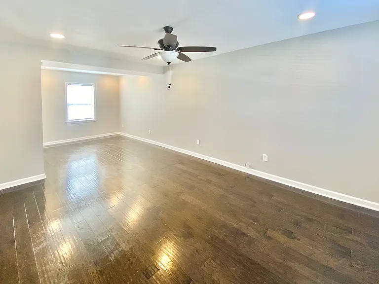 102 Petworth Dr — Photo 8