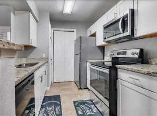 5530 Chrishire Way APT 204, Orlando, FL 32822