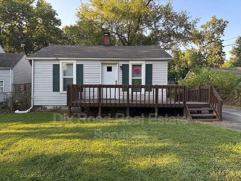 3 bed, 1.0 bath, 1192 sqft, $1,125 — Photo 1