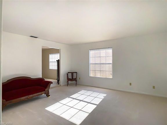 3rd image of 153 SE 10th Ter