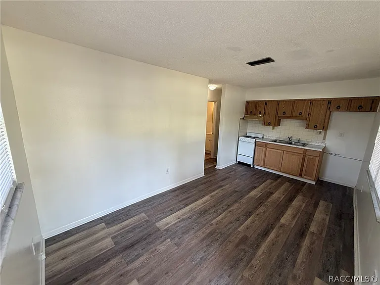 7125 W Porpoise Dr — Photo 3