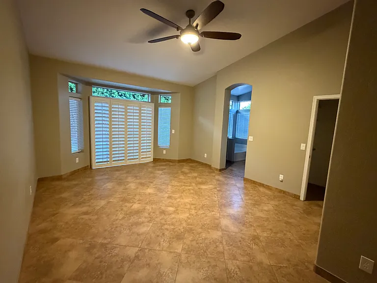 1850 W Desert Ln — Photo 16