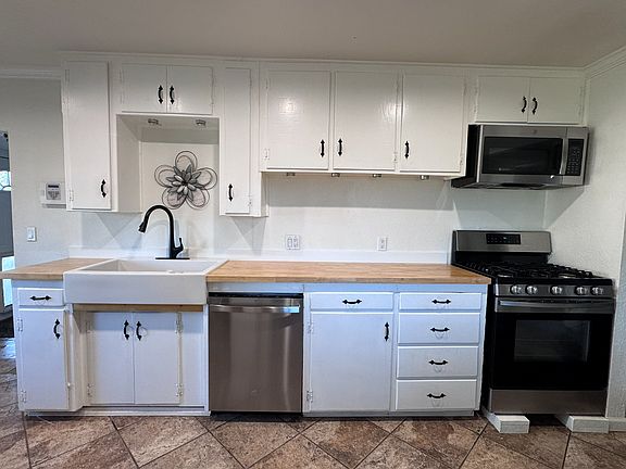 5th image of 43203 52nd St W