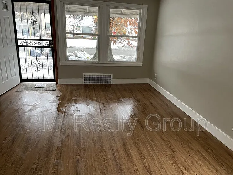 25561 Tungsten Rd — Photo 8