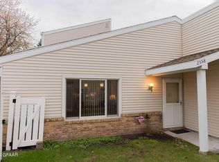 2558 26th Ave S, Grand Forks, ND 58201
