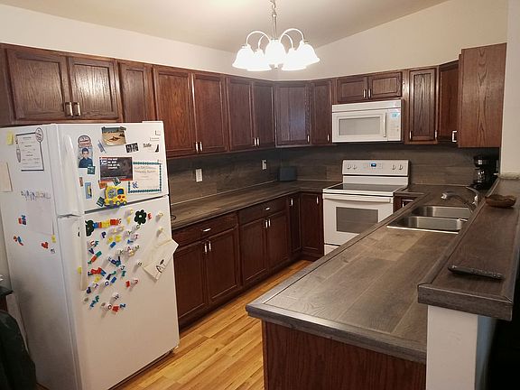 5th image of 1516 Cook St