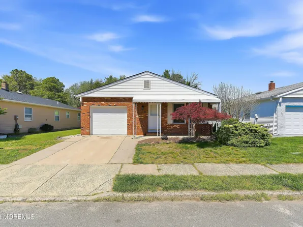 136 Orlando Boulevard, Toms River, NJ 08757