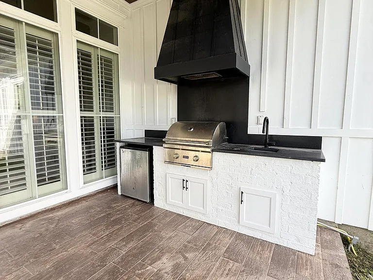 102 Orchard Park Ave — Photo 37
