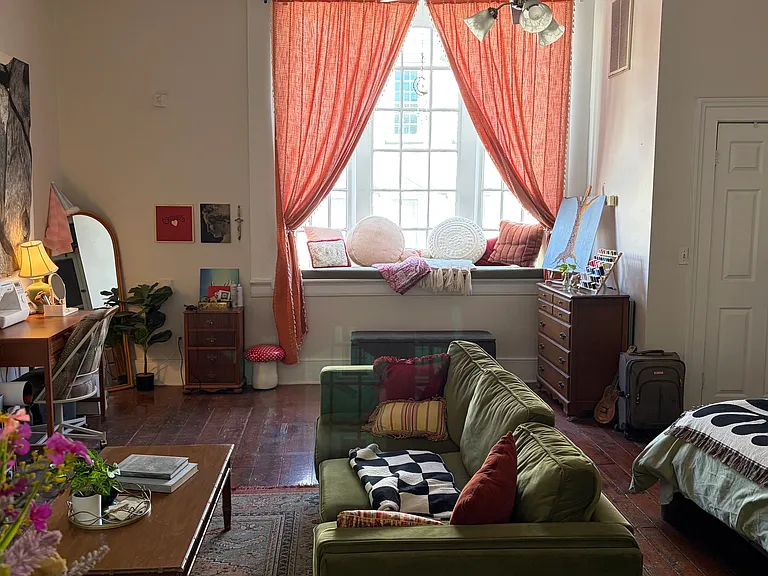 335 King St #A — Photo 2
