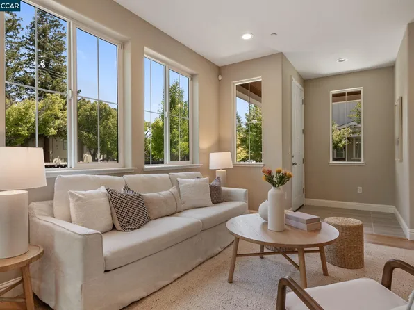 1587 Geary Rd, Walnut Creek, CA 94597