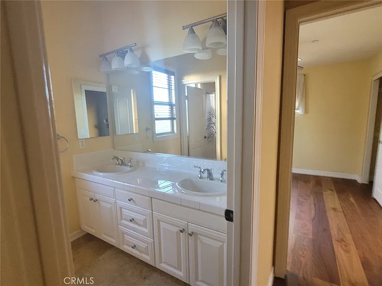 55 Valley Ter — Photo 23