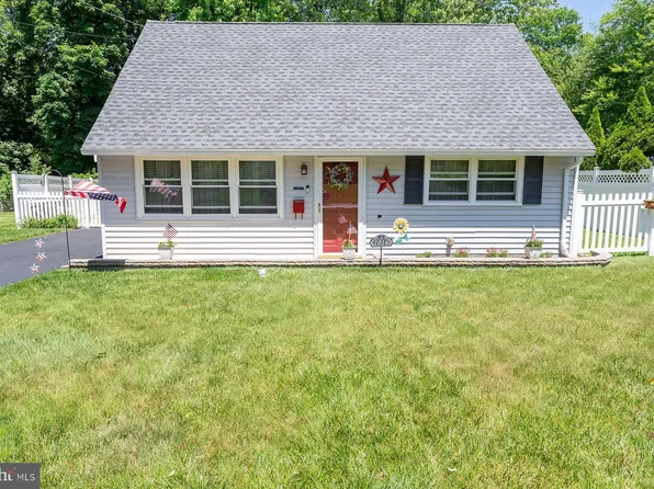 1016 Terrace Blvd, Ewing, NJ 08618