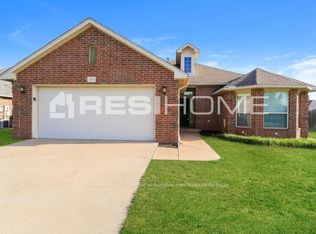 9817 SW 25th St, Yukon, OK 73099
