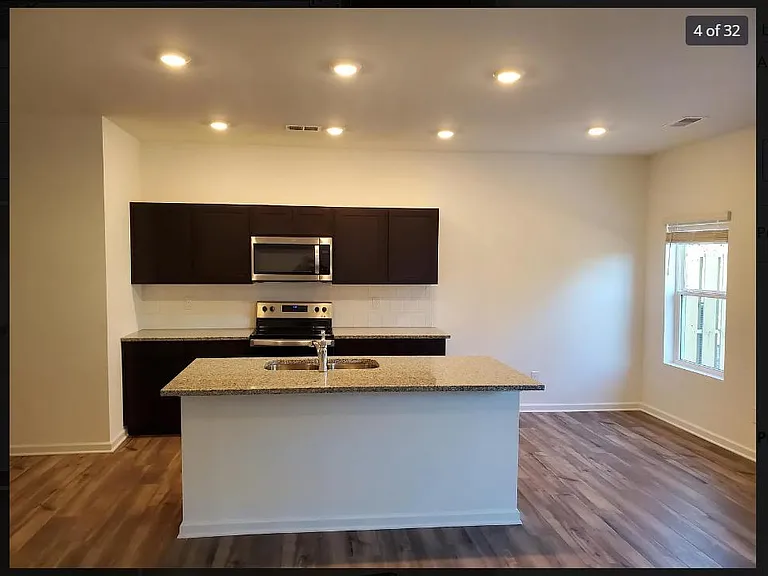 1427 Ben Park Way — Photo 5