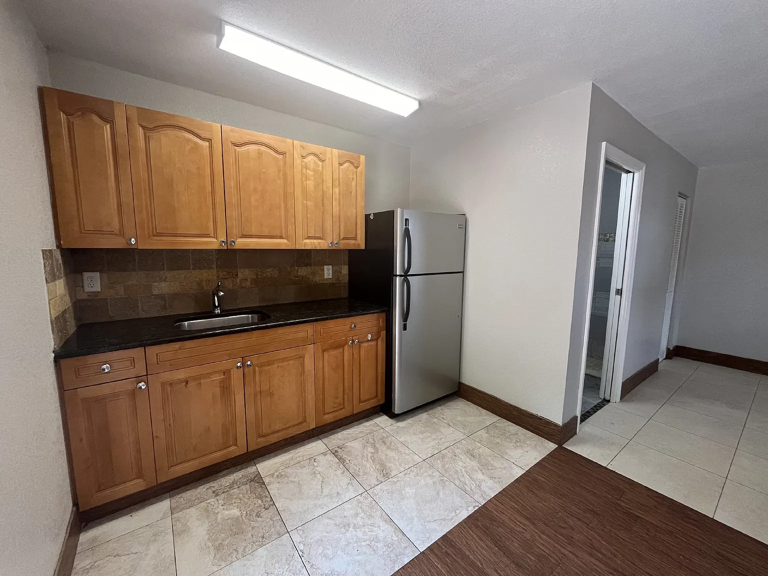 Studio, 1.0 bath, $695 — Photo 2