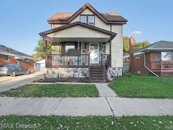 27308 Grant St, Saint Clair Shores, MI 48081