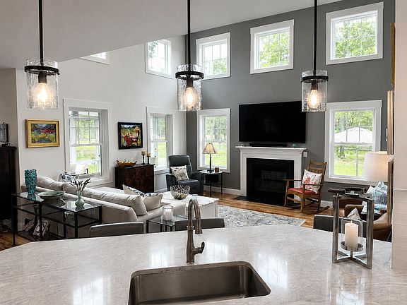 5th image of 15 Beacon Street #15