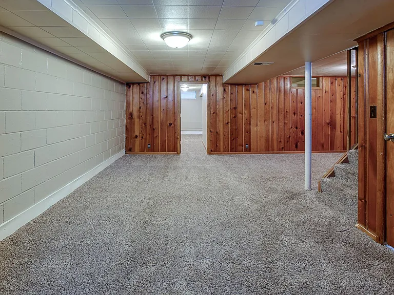 6020 Franklin St — Photo 15
