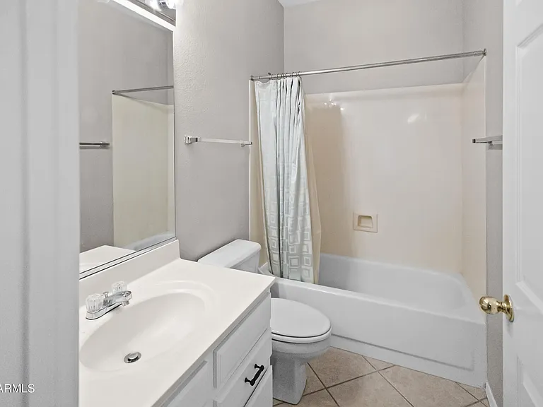 1214 E Beverly Ln — Photo 20