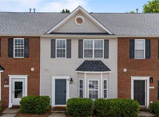 1804 Olivers Crossing Cir, Winston Salem, NC 27127