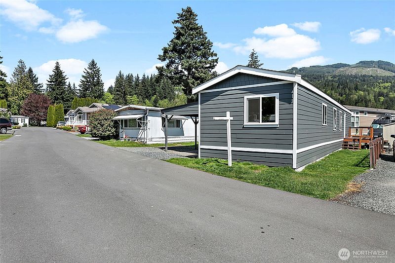3rd image of 921 Autumn Lane #243
