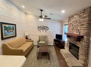 8350 Piney Shores Dr, Conroe, TX 77304