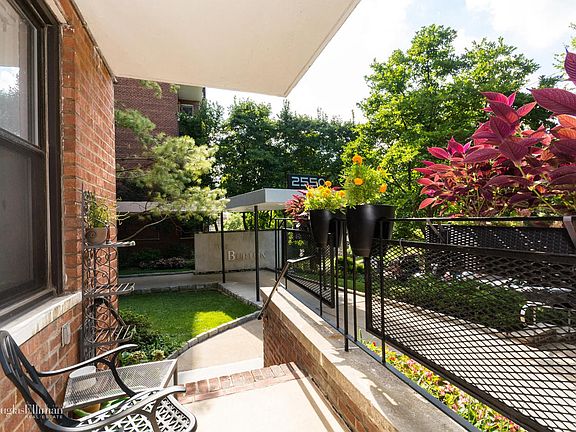 2nd image of 2550 Independence Ave APT 1B