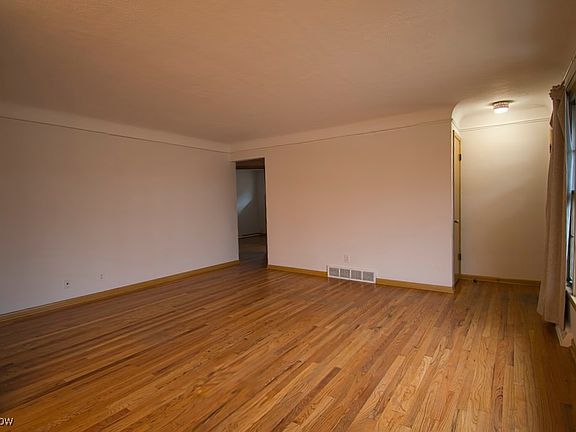2nd image of 5591 Briarcliff Dr