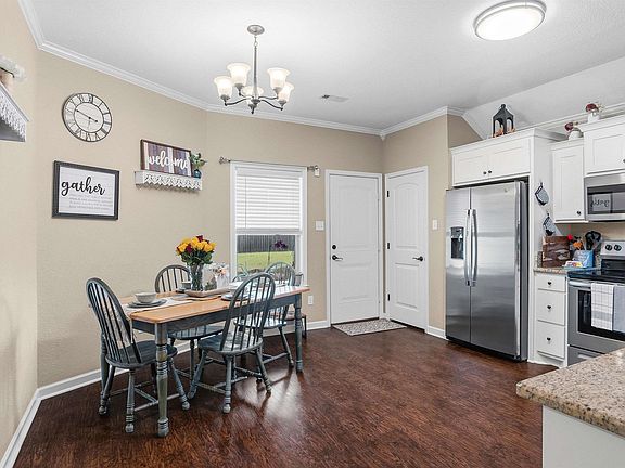 5th image of 146 Meadow Dr
