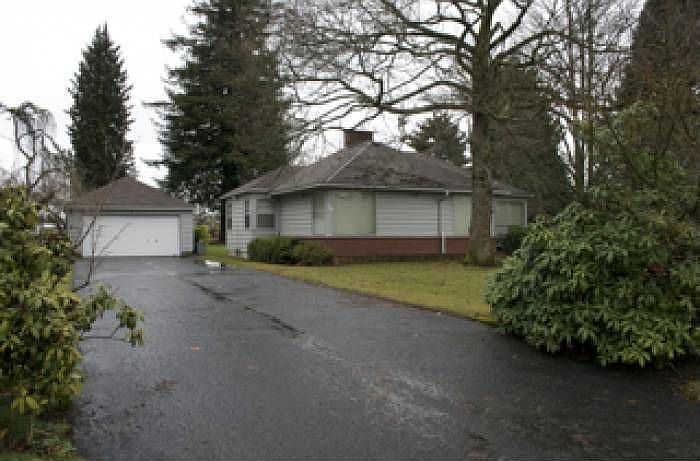 Driveway - 2 car garage