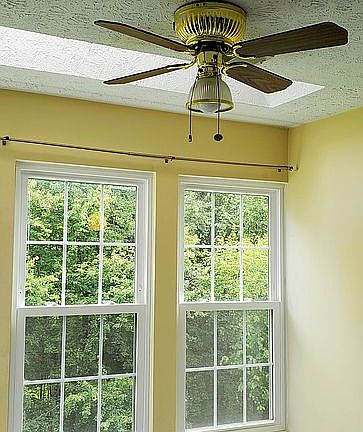 Dining room with skylight 