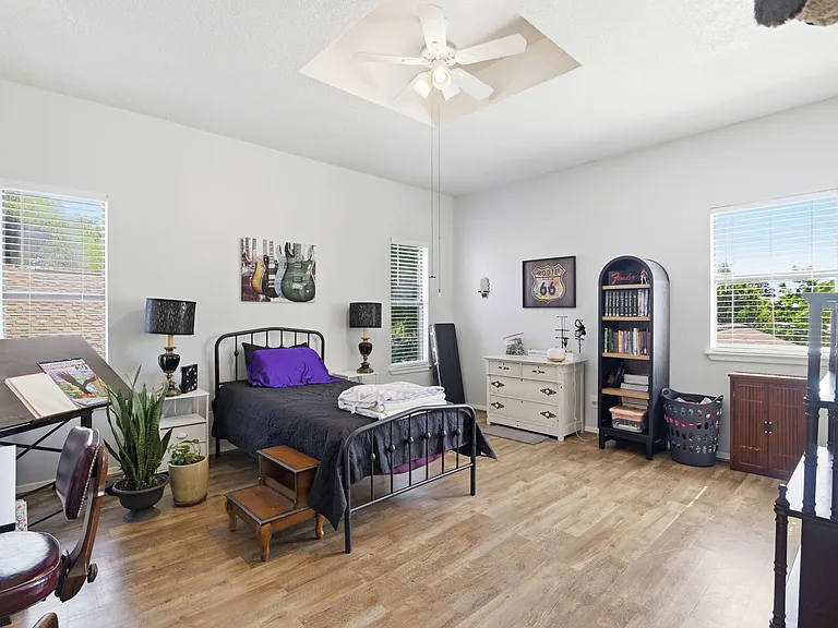 701 Oakland Hills Ln — Photo 22
