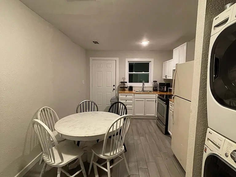 Putnam Dr — Photo 2
