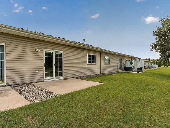 4th image of 5631 White Oaks Ln NW