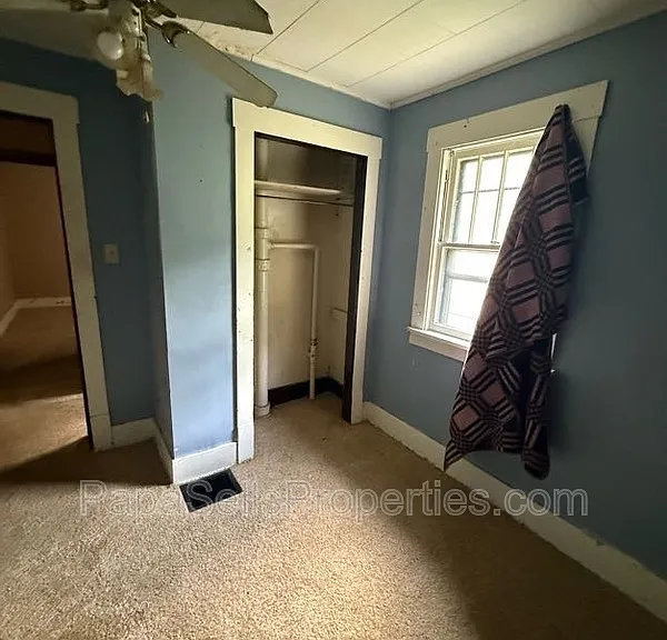 2067 N Maple Ave — Photo 6