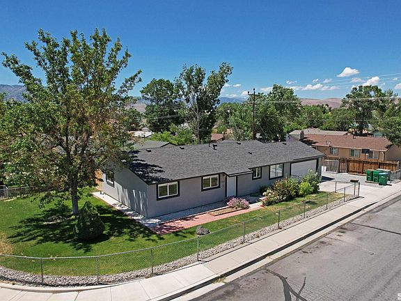 2nd image of 1302 Siskiyou Dr
