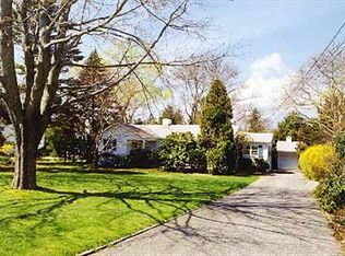17 Long Springs Rd, Southampton, NY 11968