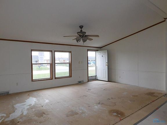 3rd image of 2237 Royal Palm Ave