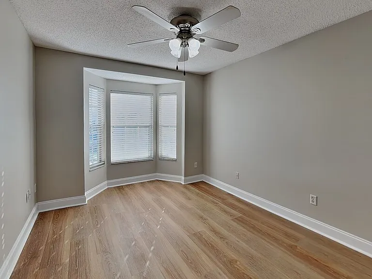 118 Sundance Ct — Photo 11