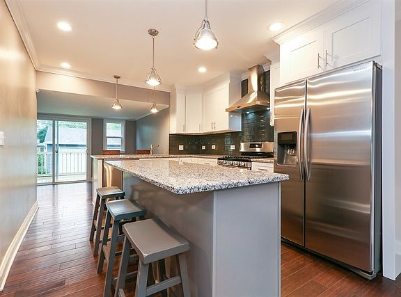 2nd image of 714 S Cornell Ave