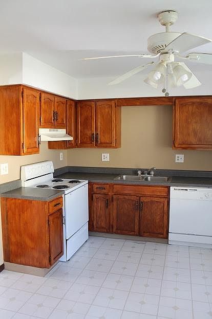2nd image of 2421 25th St APT 1