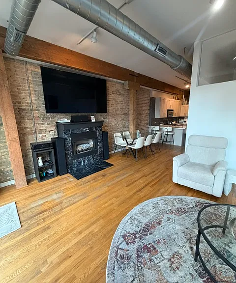 1344 W Madison St #302 — Photo 5