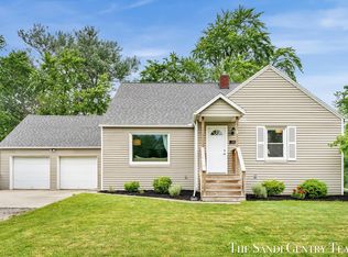 506 3rd St, Spring Lake, MI 49456