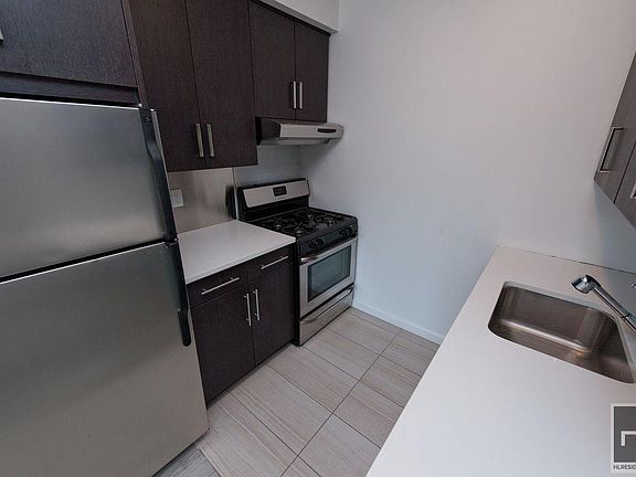 5th image of 2719 Crescent St