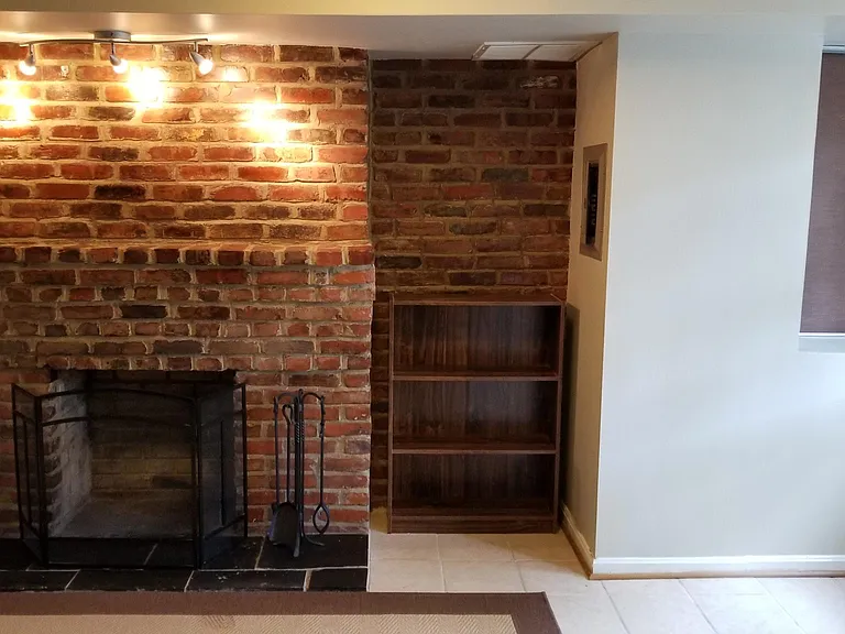 725 12th St NE #B — Photo 16