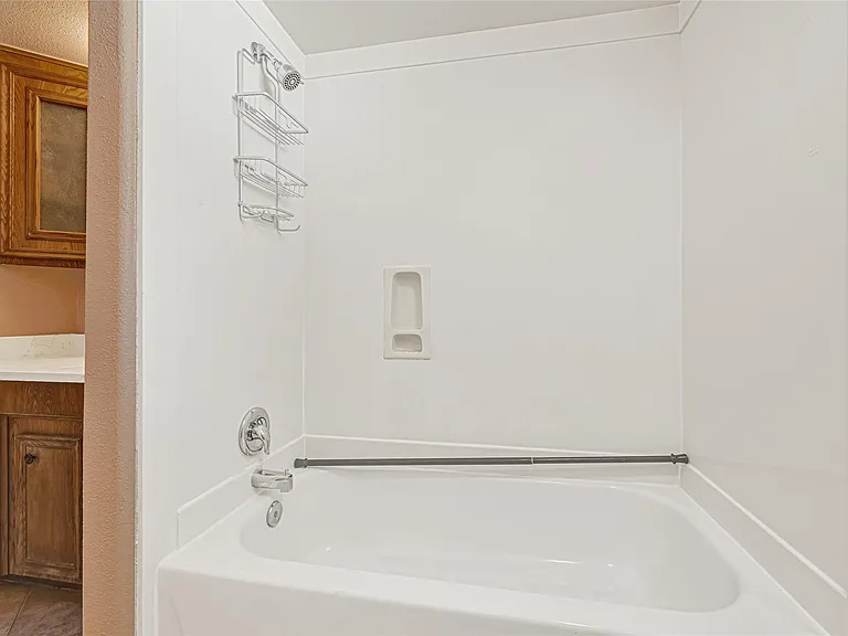 7323 Log View Dr — Photo 7