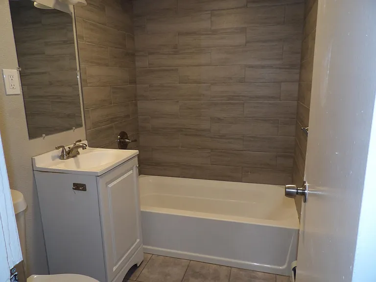 1435 Kingston St #3 — Photo 6