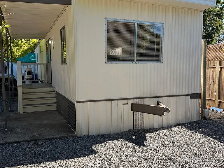 8710 Franklin St — Photo 10