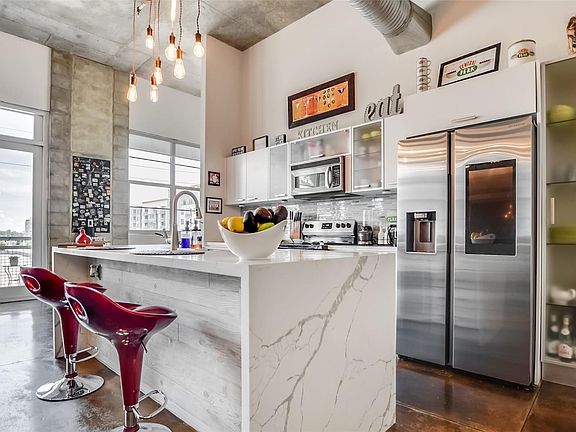 3rd image of 445 N Andrews Avenue #304