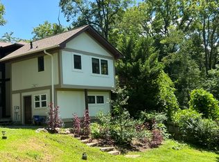 32 1/2 Albemarle Pl, Asheville, NC 28801
